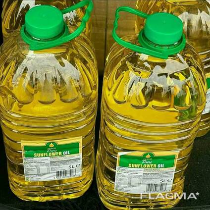Golden sunflower oil with balanced fatty acids ideal for health focused cooking and nutrit